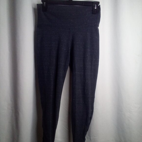 Old Navy Active Leggings M Women Go-Dry Capri Cut Out Gray - Picture 1 of 14